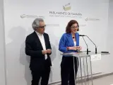 La eurodiputada de Ciudadanos Maite Pagazaurtundua y el portavoz de Ciudadanos en Navarra, Carlos Pérez-Nievas, en una rueda de prensa en el Parlamento de Navarra.