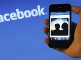 Facebook reforzar&aacute; la privacidad de sus aplicaciones. /EFE