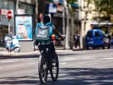 Deliveroo incorpora la opción que permite las entregas sin contacto