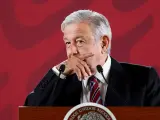 El presidente de México, Andrés Manuel López Obrador, ofrece una conferencia de prensa matutina este jueves, en el Palacio Nacional de Ciudad de México (México). EFE/ José Méndez