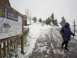 O Cebreiro, Pedrafita do Cebreiro, Lugo. Primera nevada del ano en las montanas de Os Ancares, que ha dejado cumbres nevadas en el noroeste peninsular en cotas superiores a los 800 metros. Se espera que la nevada remita en las proximas horas.
