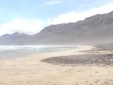 La playa de Famara, la m&aacute;s extensa de Lanzarote