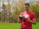 Tom Brady, en un parque durante un vídeo promocional.