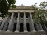 Fachada del edificio de la Bolsa de Madrid