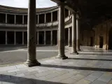 La Alhambra de Granada vac&iacute;a por la crisis del coronavirus.