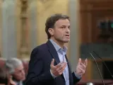 El portavoz parlamentario de En Comú Podem, Jaume Asens, hablando en la tribuna del Congreso