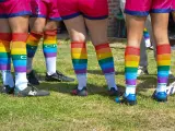 Detalles de las medias arcoíris de algunos de los jugadores del equipo de rugby Ciervos Pampas, durante un partido jugado el Día del Orgullo Gay, en Buenos Aires (Argentina).