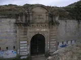 Entrada del fuerte de Alfonso XII o de San Crist&oacute;bal.