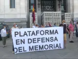 Plataforma en defensa del memorial carga contra Almeida