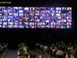 El público separado y, en la gran pantalla, los espectadores virtuales en unos conciertos de 'OT' para la historia.