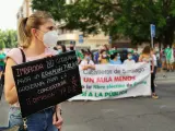 Varios docentes andaluces protestan por su situación laboral..