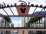 Imagen de la entrada a los estudios de Disney y de Fox en Los Ángeles.