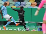 Cornet dispara durante el Manchester CIty - Olympique