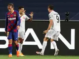 Coutinho y Lewandowski celebran un gol ante el Barça