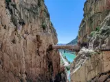 Precioso sendero peatonal en el interior de un ca&ntilde;&oacute;n que llega a estar hasta 105 metros de altura por encima del r&iacute;o. La ruta es de una gran belleza, permite estar en contacto con la naturaleza y ofrece unos paisajes de impresi&oacute;n.