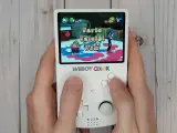 Esta nueva propuesta es una Wii portátil diseñada para encajar en el formato de una GameBoy.