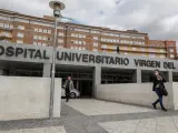 Imagen de archivo de la entrada al Hospital Universitario Virgen del Rocío de Sevilla.