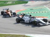 Pierre Gasly, delante de Carlos Sainz en el GP de Italia de Fórmula 1