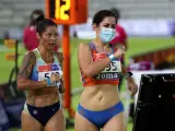 Elena Díaz corriendo con mascarilla