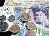 Vienen curvas para la libra: más Brexit y Londres estudia un 'cerrojazo' nacional