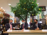 Firma del acuerdo entre Diputación y El Corte Inglés