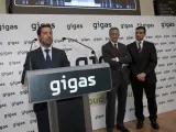 Diego Cabezudo, CEO de Gigas, Moisés Israel, presidente, y José Antonio Arribas, vicepresidente.