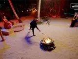Pablo quemando a Rosito en 'La isla de las tentaciones'.