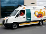 Imagen de archivo de una ambulancia del 061 en Andalucía.