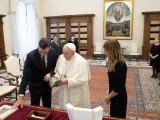 El presidente del Gobierno, Pedro Sánchez, se reúne con el papa Francisco, en la Ciudad el Vaticano a 24 de octubre de 2020
