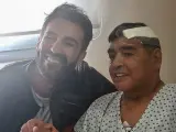 Maradona, junto a su médico, en una de las últimas fotos del astro argentino.