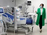 La presidenta Isabel D&iacute;az Ayuso recorre las instalaciones del hospital de pandemias Enfermera Isabel Zendal