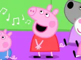 Peppa Pig canta rodeada por su hermano George y sus amigos.