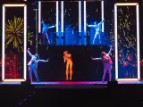 Una imagen del montaje 'Whitney Houston, Hologram Tour', con el holograma de la cantante y personas reales.