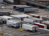 Los camiones esperan atascados en Dover