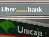 Los consejos de administración de Unicaja Banco y Liberbank han aprobado este martes la fusión de las dos entidades, lo que permitirá crear el quinto mayor banco de España, con un volumen de activos cercano a los 110.000 millones, según han informado fuentes próximas a las negociaciones.