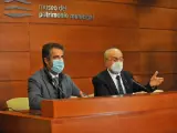 El alcalde de Málaga, Francisco de la Torre, y el concejal Carlos Conde en rueda de prensa