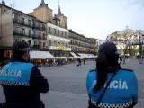 Efectivos de la Policía Local de Segovia en la Plaza Mayor.