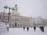 La Puerta del Sol cubierta de nieve como resultado de la borrasca Filomena, en Madrid (Espa&ntilde;a) a 9 de enero de 2021. El temporal de precipitaci&oacute;n, fr&iacute;o y sobre todo de nevadas provocado por la borrasca 'Filomena' y que se agudizar&aacute; est