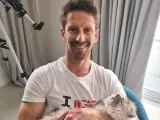 Romain Grosjean luce la evolución de sus manos.