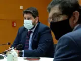 El consejero de Salud de Murcia dimite tras su pol&eacute;mica vacunaci&oacute;n