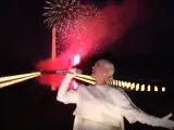 La cantante Katy Perry fue la responsable de clausurar la investidura de Joe Biden y lo hizo con una actuación mágica al ritmo de Fireworks y el cielo de Washington iluminado por un impresionante castillo de fuegos artificiales.