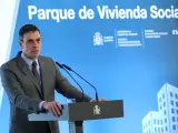El presidente del Gobierno, Pedro S&aacute;nchez, durante una intervenci&oacute;n en Moncloa presentando el Plan Social de Vivienda