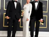 Joaquin Phoenix (izda.) y Renée Zellweger en la gala de los Oscar de 2020