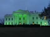 La Casa Blanca se tiñe de verde por San Patricio.