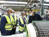 Visita del presidente de Cantabria, Miguel Ángel Revilla, y del consejero de Industria, Javier López Marcano, a la planta de Siemens Gamesa en Reinosa