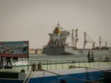 Un carguero, este miércoles en el Canal de Suez.