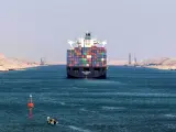 Ismailia (Egypt).- (FILE) - Liberian-flagged container ship RDO CONCORD sails through the Suez Canal in Ismailia, Egypt, 17 November 2019 (reissued 24 March 2021). A large container ship registered in Panama ran aground in the Suez Canal on 23 March, blocking passage to other ships and causing a traffic jam for cargo vessels. (Egipto, Concordia) EFE/EPA/MOHAMED HOSSAM