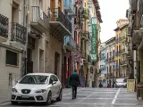 M&aacute;s all&aacute; de sus famosos Sanfermines, Pamplona es una ciudad llena de cultura, historia y muy buena gastronom&iacute;a. Destaca su casco antiguo, sus plazas y sus parques. Y es que tiene mucho encanto con sus calles adoquinadas y sus murallas centenarias.