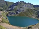 Lago de la Cueva, en Somiedo, Asturias.