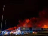 Archivo - Incendio en tres naves industriales de Seseña